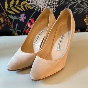 Manolo Blahnik Beige Suede Heels